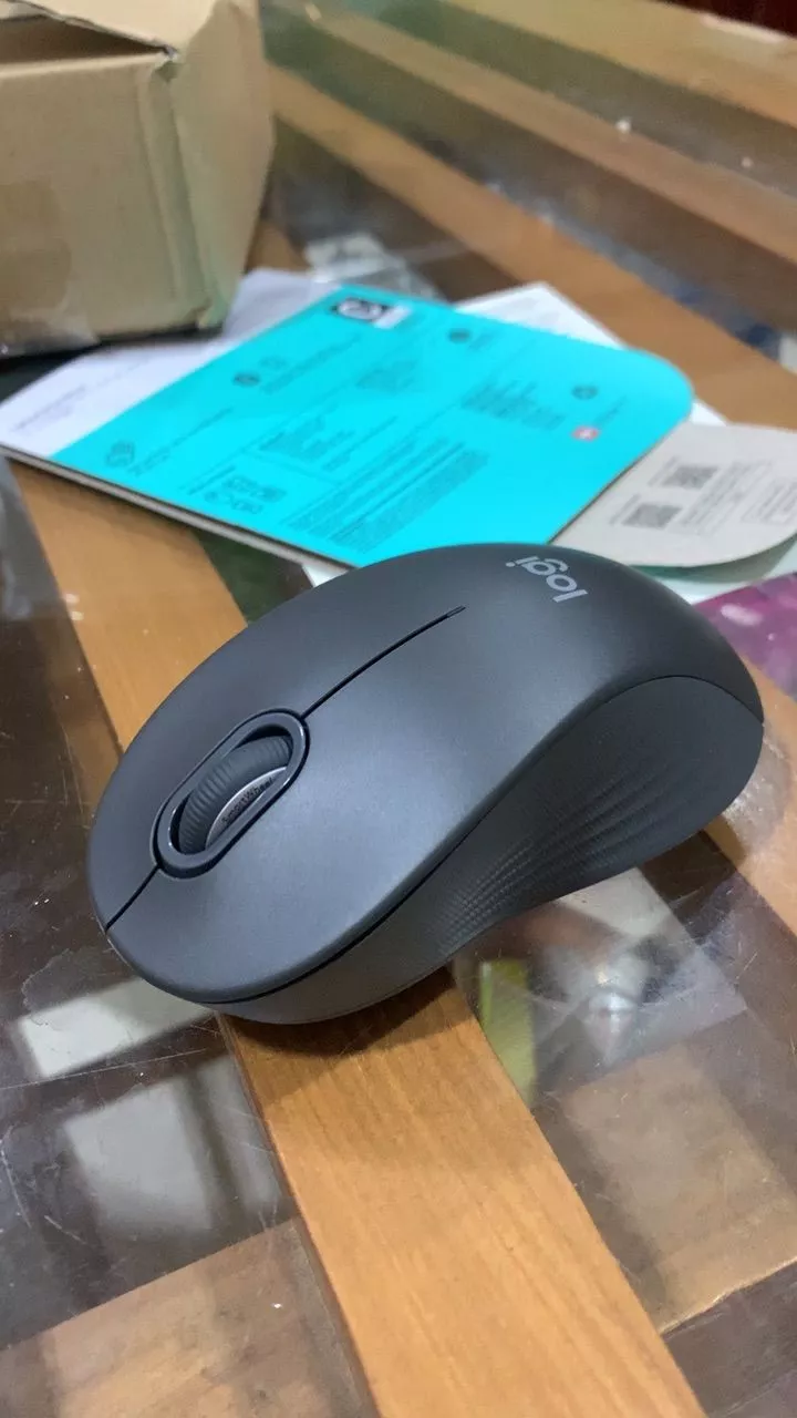 Chuột không dây Bluetooth Logitech M550 Signature - SmartWheel, giảm ồn, 4000DPI, Đa thiết bị