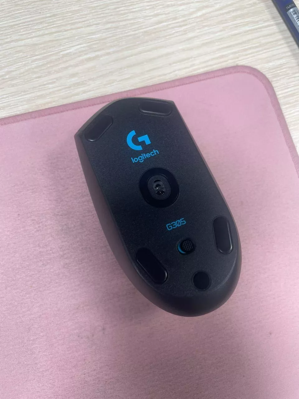 Chuột gaming không dây Logitech G G305 LIGHTSPEED - Hero 12K DPI, Nhẹ 99g, 6 nút lập trình, Pin 250h