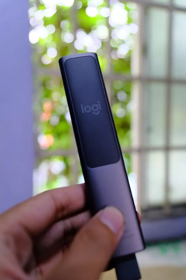 Bút trình chiếu không dây 30m Logitech Spotlight - Bluetooth, USB, phóng to để nhấn mạnh