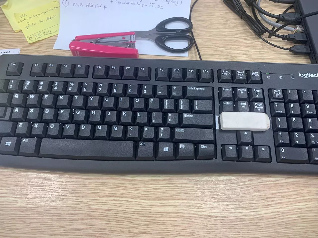 Bàn phím có dây Logitech K120 - Bền bỉ, chống tràn, kích thước đầy đủ có phím số