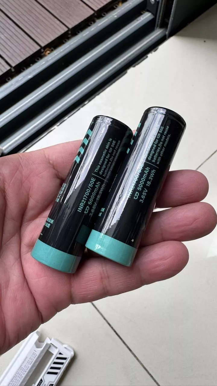 GOOJODOQ 22.5w 10000Mah Sạc dự phòng di động Hai pin Mecha Style Nhẹ Typc-C / Lighiting Giao diện kép Power Bank