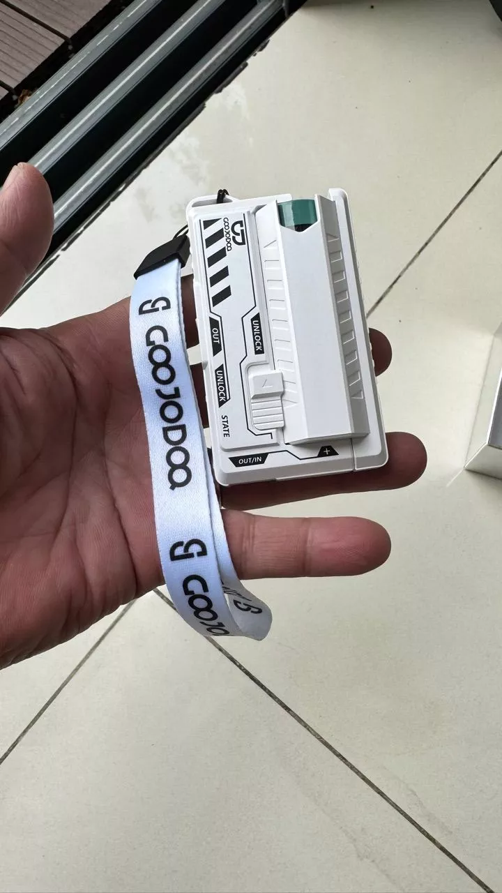 GOOJODOQ 22.5w 10000Mah Sạc dự phòng di động Hai pin Mecha Style Nhẹ Typc-C / Lighiting Giao diện kép Power Bank