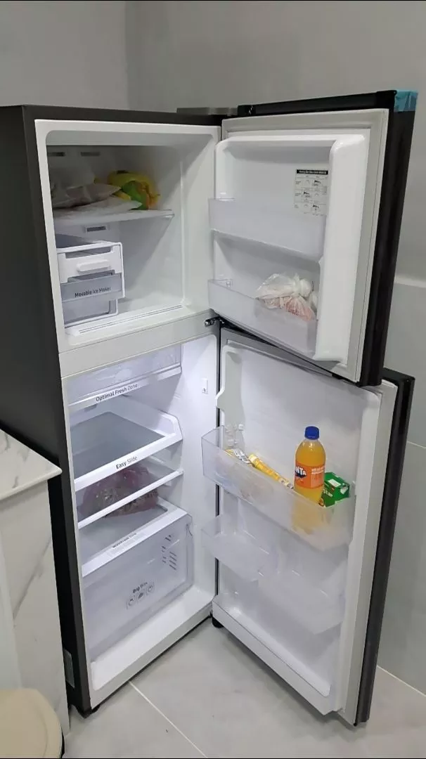 Tủ Lạnh Samsung Ngăn Đông Trên 236L RT22M4032BY/SV - Ngăn Đông Mềm Optimal Fresh Zone, màu Nâu