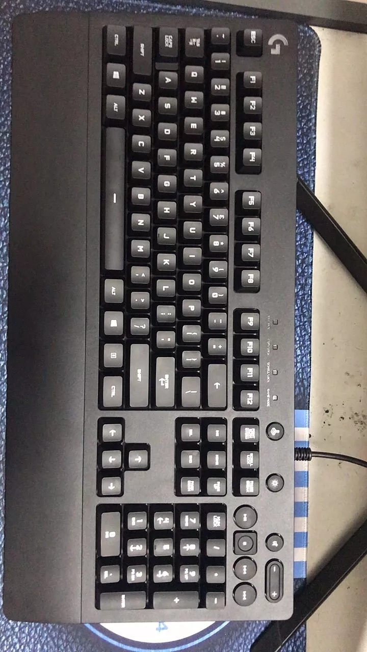 Bàn phím gaming có dây Logitech G213 Prodigy - RGB, Full size, chống tràn bền bỉ