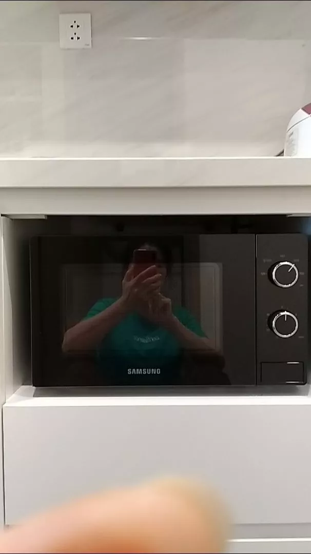 Lò Vi Sóng Samsung 20L MS20A3010AL/SV - Cửa Gương Toàn Phần, màu Đen
