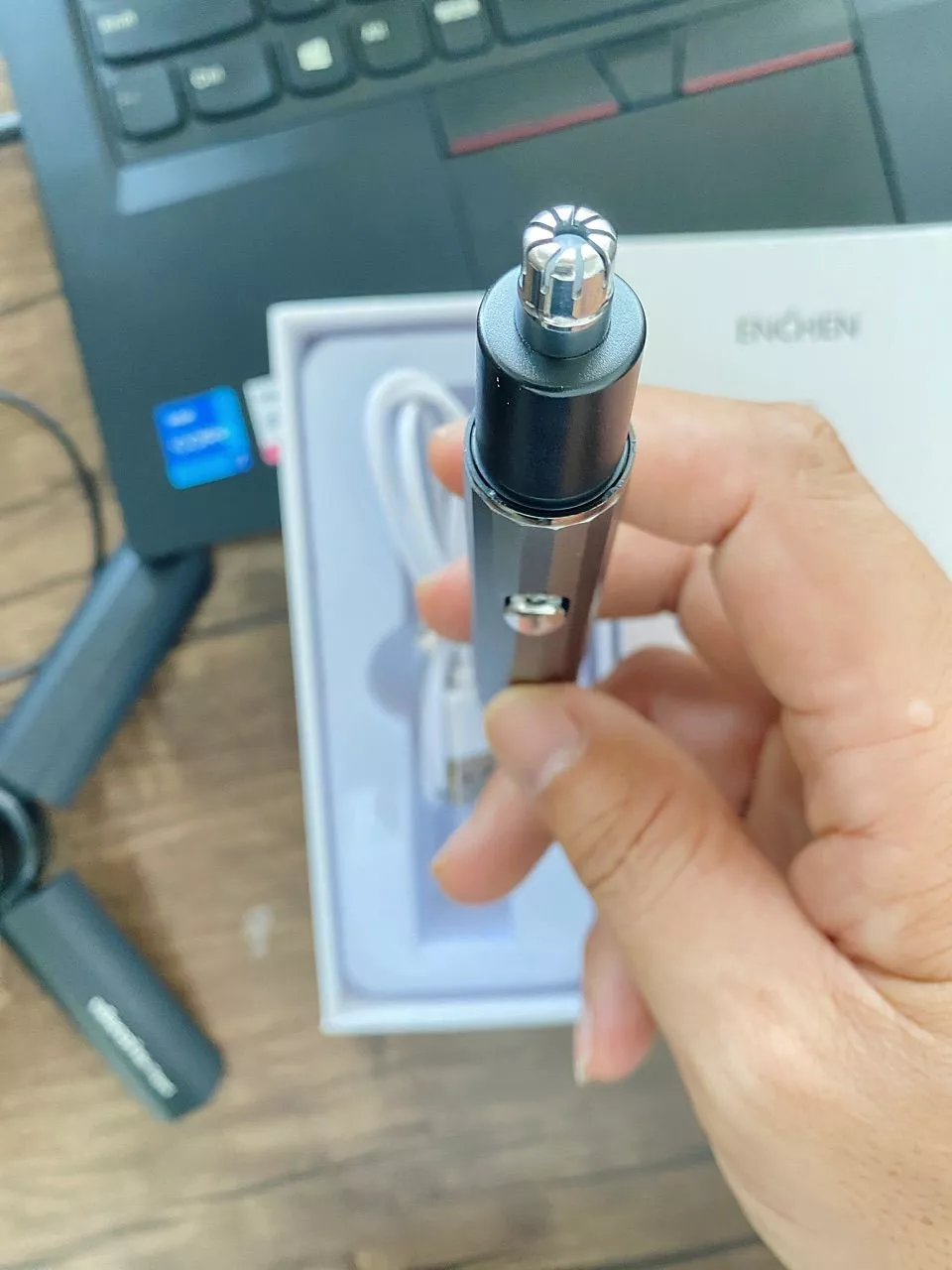 Máy tỉa lông mũi Enchen EN001 sạc pin Type-C đầu cạo tròn ẩn tháo rời, động cơ mạnh mẽ giảm ồn