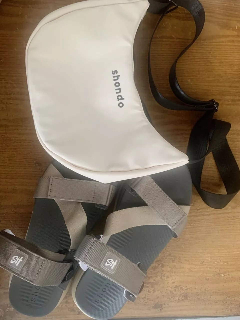Giày Sandals Nam Nữ SHONDO F8B V2 Êm, Thời Trang Thích Hợp Đi Làm, Đi Học Chơi Màu Xám Be Xám F8B2522