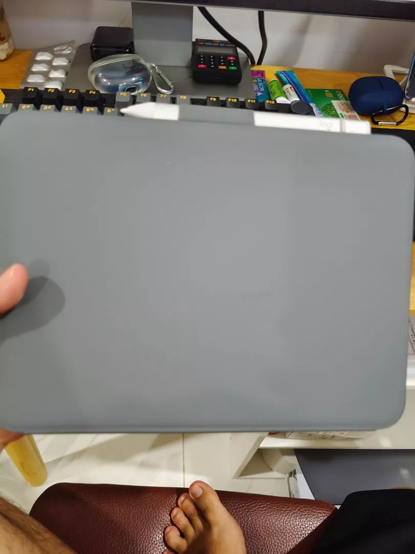 Bao da kèm phím Logitech Slim Folio cho iPad Gen 10 (10.9 inch) & Bút cảm ứng Logitech Crayon