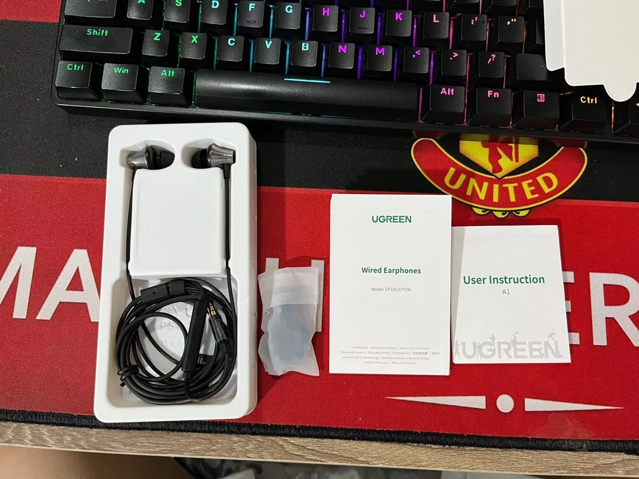 Tai nghe nhét tai UGREEN Aux, Tai nghe có dây 3,5 mm Điều khiển âm lượng cách ly tiếng ồn có micrô cho AndroidMP3 / MP4 / Pad