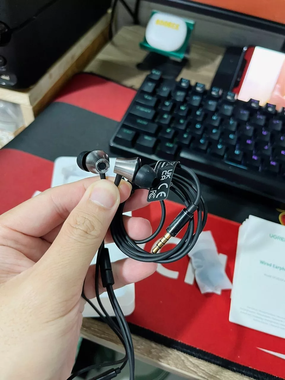 Tai nghe nhét tai UGREEN Aux, Tai nghe có dây 3,5 mm Điều khiển âm lượng cách ly tiếng ồn có micrô cho AndroidMP3 / MP4 / Pad