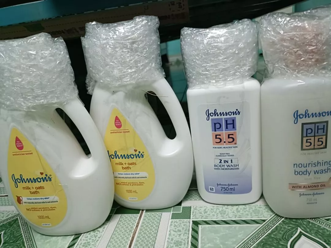 Sữa tắm Johnson's cho bé Sữa và Gạo, Sữa và Yến Mạch 1000ml