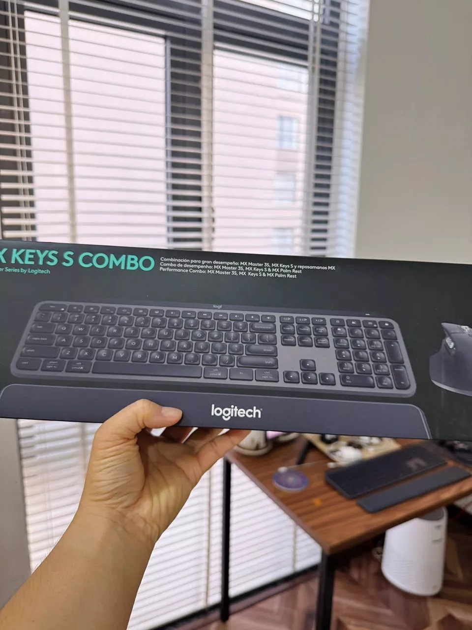 Combo Chuột & Bàn Phím Bluetooth không dây Logitech MX Keys S Combo - Có gác tay, Chiếu sáng, USB-C