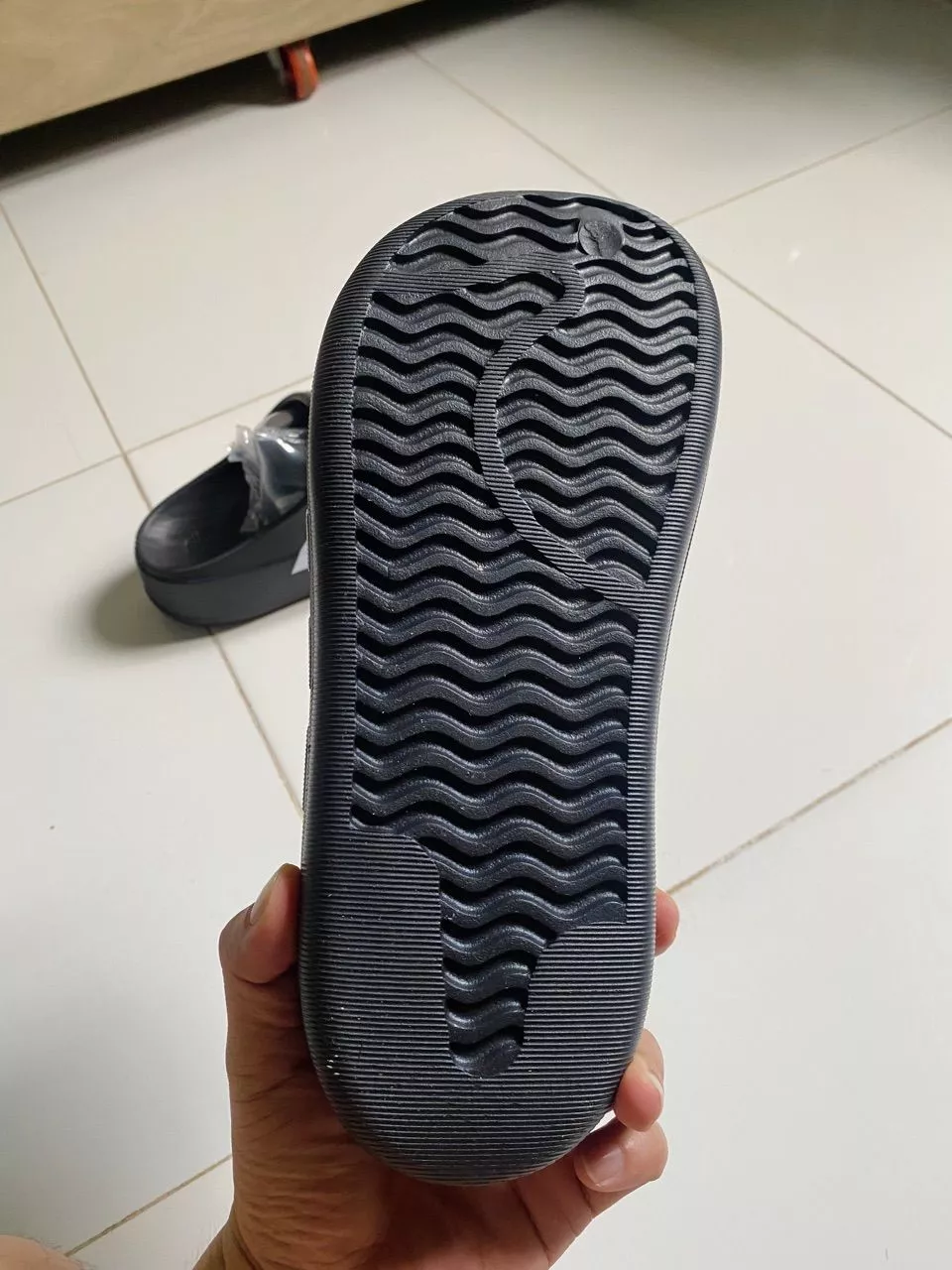 Dép sục nam nữ đúc nguyên khối cao 4cm, sục giày đi mưa chống nước chống trơn trượt, hottrend 2025