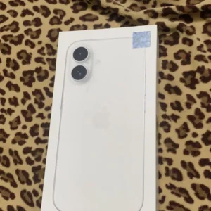 Điện thoại Apple iPhone 16 128GB
