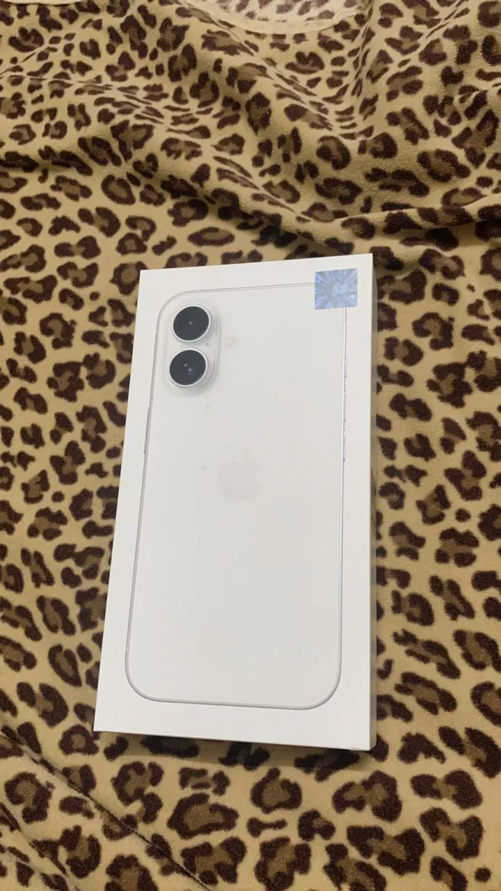 Điện thoại Apple iPhone 16 128GB