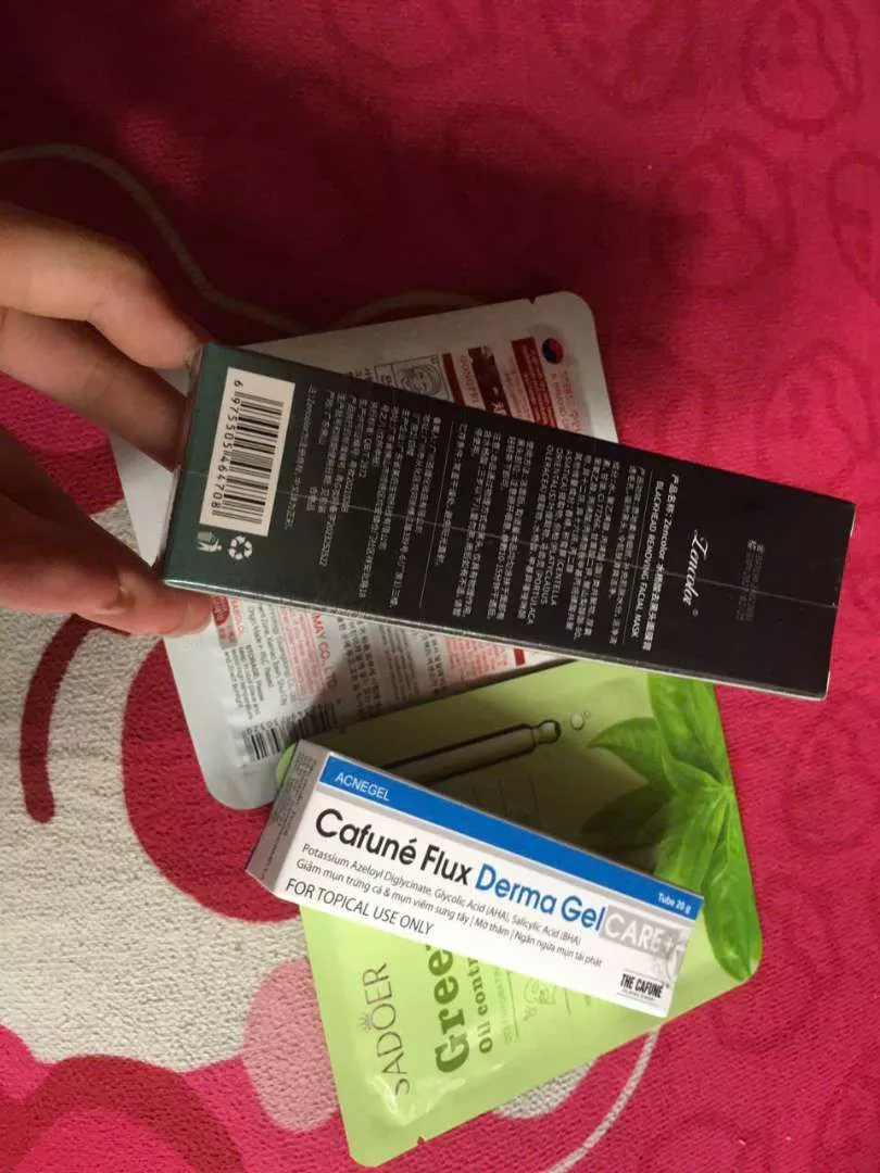 Gel Mụn Klena 0,1 và 0,3 hỗ trợ mụn ẩn, mụn đầu đen mụn trứng cá và ngừa mụn