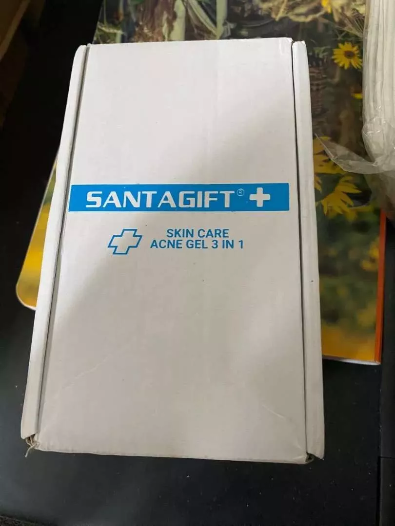 Kem Mụn SANTAGIFT Gel Giảm Mụn ẩn Trứng Cá chấm mụn Ngừa Thâm Mờ Sẹo Dưỡng Da Trắng sáng chống nắng