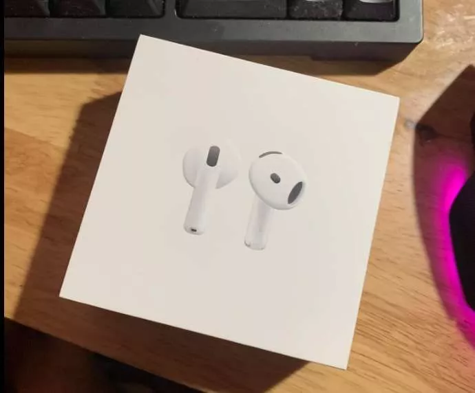 Tai nghe Bluetooth AirPods 4 Chính hãng