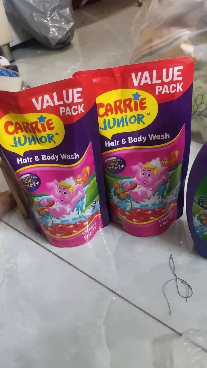 Combo 2 Túi Sữa Tắm Gội thiên nhiên Sạch Dịu Nhẹ & ẩm mịn Cho Bé Carrie Junior Cheeky Cherry 500g x2 (quà mùi ngẫu nhiên