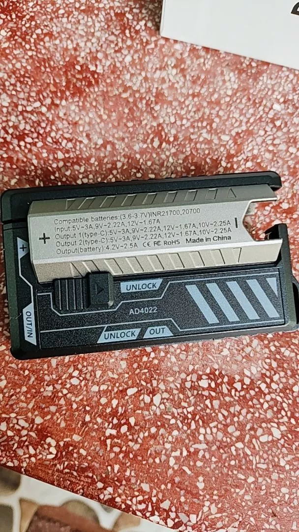 GOOJODOQ 22.5w 10000Mah Sạc dự phòng di động Hai pin Mecha Style Nhẹ Typc-C / Lighiting Giao diện kép Power Bank
