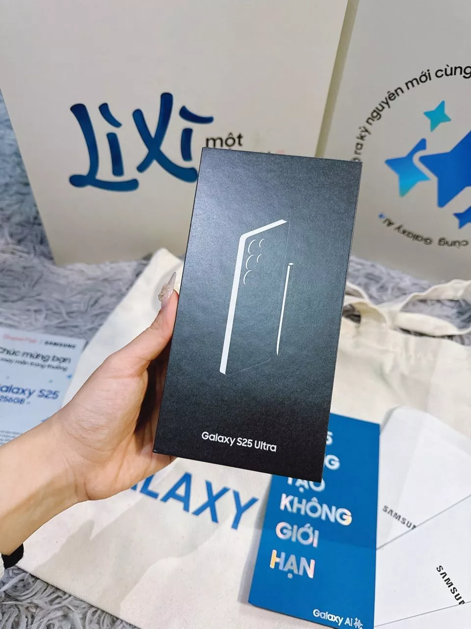 Điện thoại Samsung Galaxy S25 Ultra, Điện thoại AI, 256GB, Video camera đêm Nightography, S Pen đa nhiệm