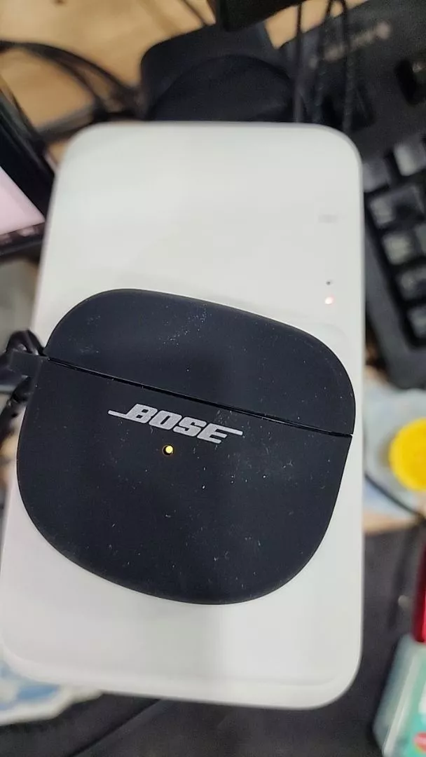 Ốp sạc không dây Bose Ultra Open Earbuds