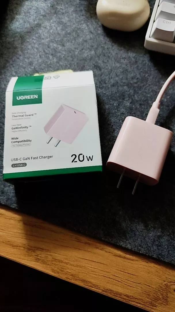 Ugreen 20W PD cho iPhone Sạc Type C cho iPhone 15 16 Pro max XR 11 12 14 13 Pro max Bộ sạc nhanh chính hãng Bộ sạc điện thoại di động cho Samsung S23 S22