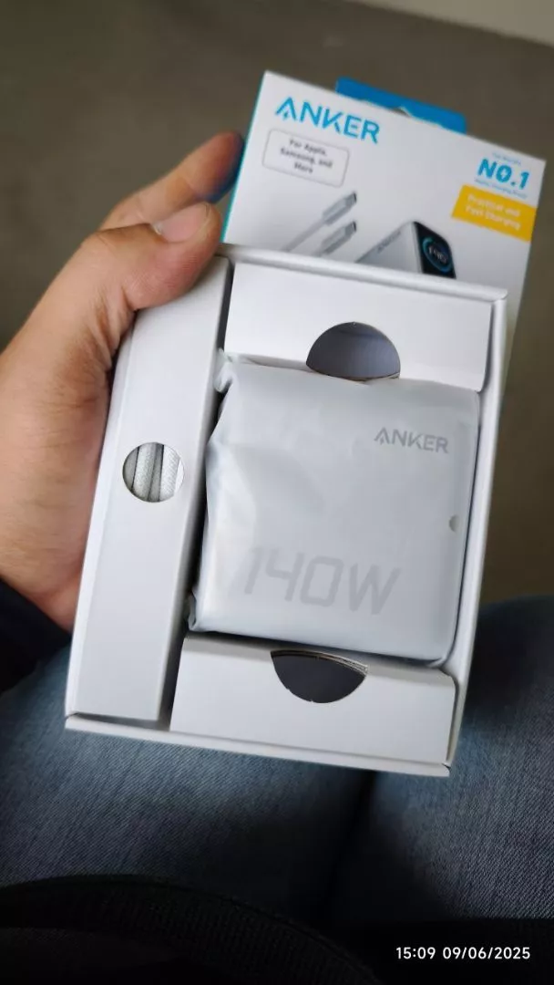 Bộ sạc nhanh Anker ZoLo 140W 4 cổng | Sạc nhanh cho laptop | 3 USB-C & 1 USB-A sạc 4 thiết bị - B2697