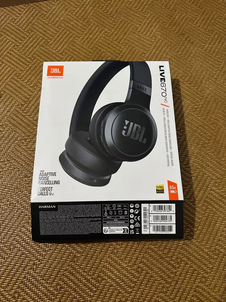 Tai Nghe chụp tai Bluetooth Chống Ồn JBL Live 670NC - Hàng Chính Hãng