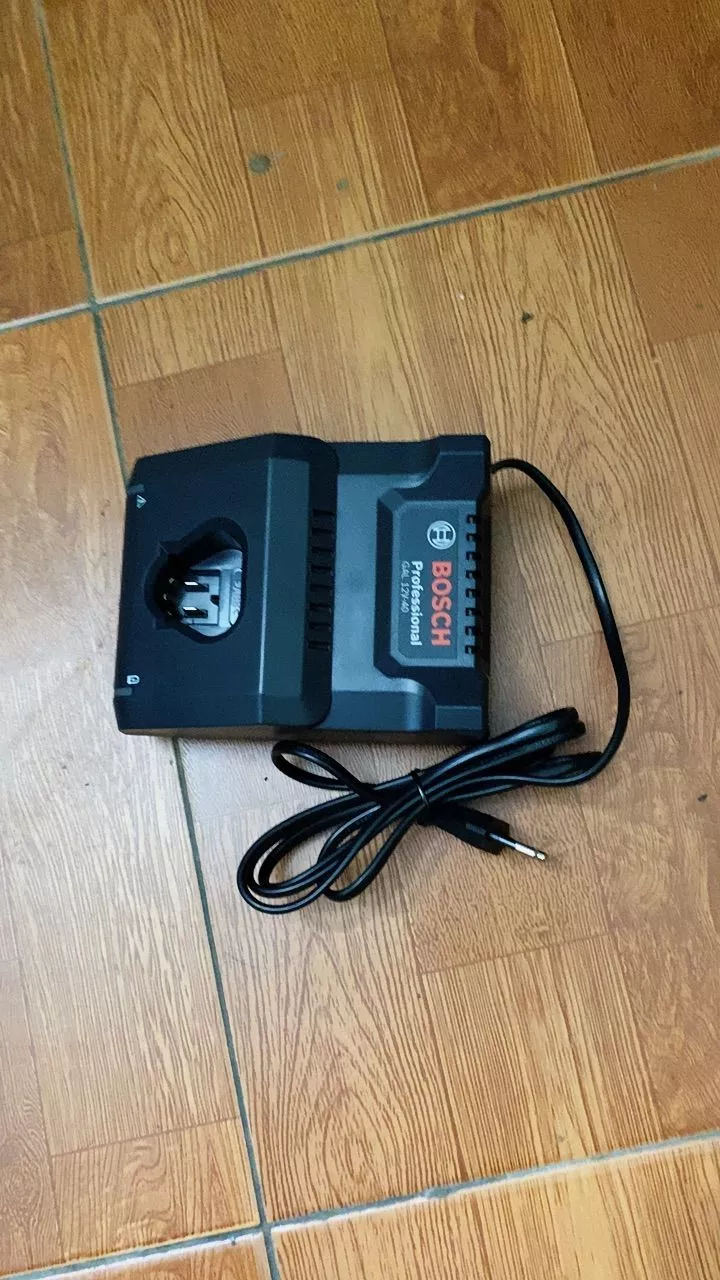 Sạc nhanh Bosch GAL 12V-40 (10.8V, 12V)