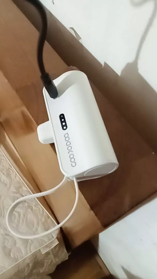GOOJODOQ 5000mah Mini Power Bank cho iPhone Android Phone Cáp tích hợp Bộ sạc di động nhỏ gọn Lightning & Type C