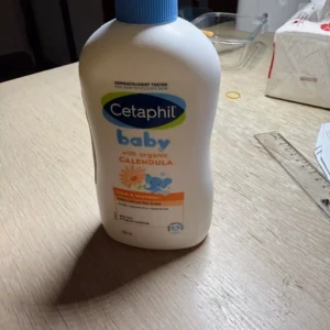 Sữa tắm gội hoa cúc Cetaphil 400ml dịu nhẹ cho bé