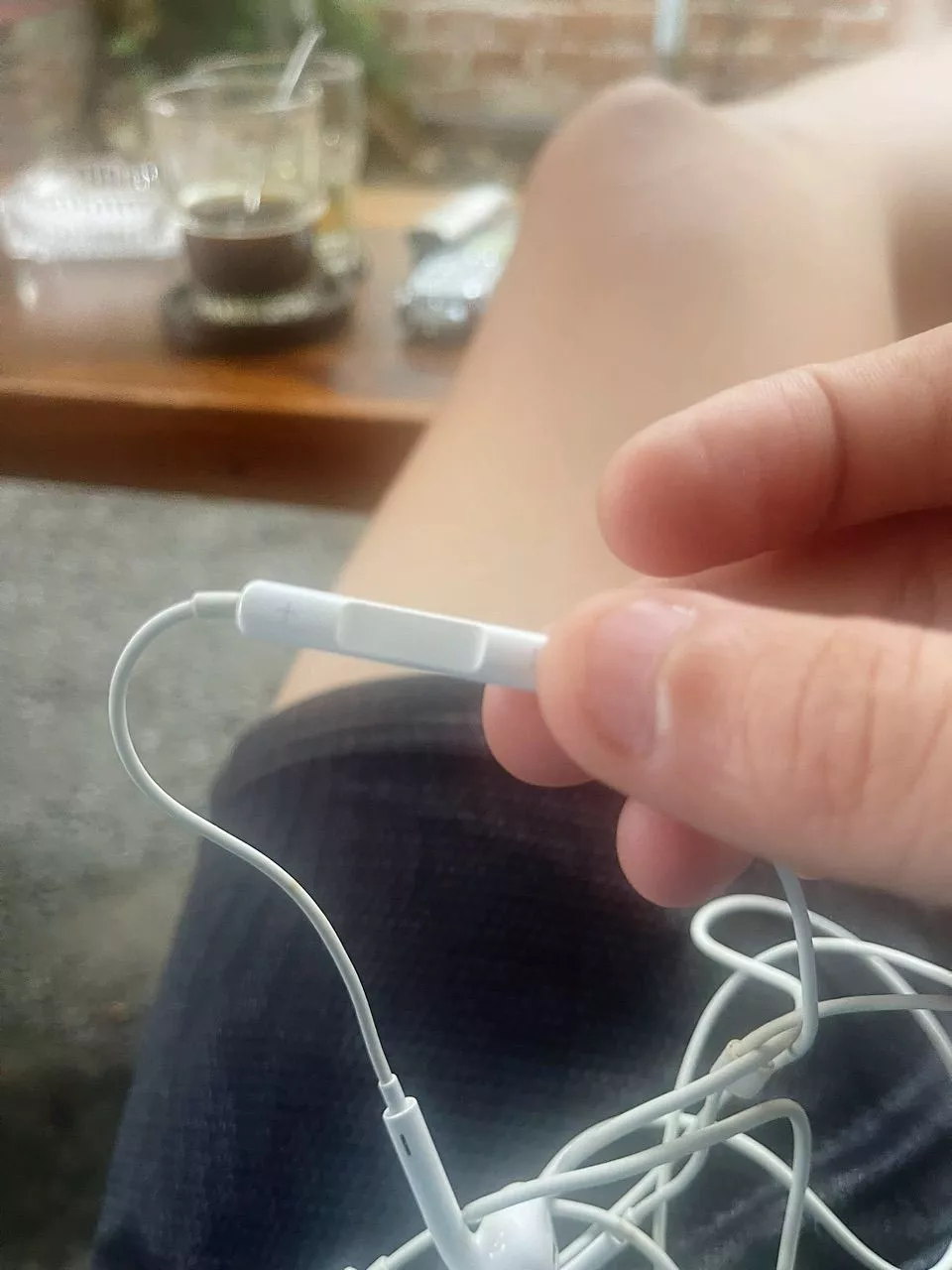 Tai nghe chân dẹp bóc máy ố nhẹ trầy nhẹ thanh lý. tặng kèm dây bọc tai