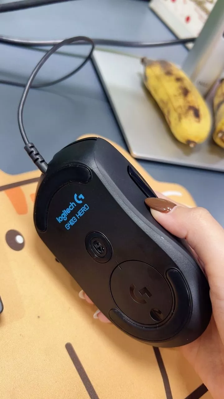 Chuột gaming có dây RGB Logitech G403 Hero - cảm biến 25k, công thái học, nhẹ 87g