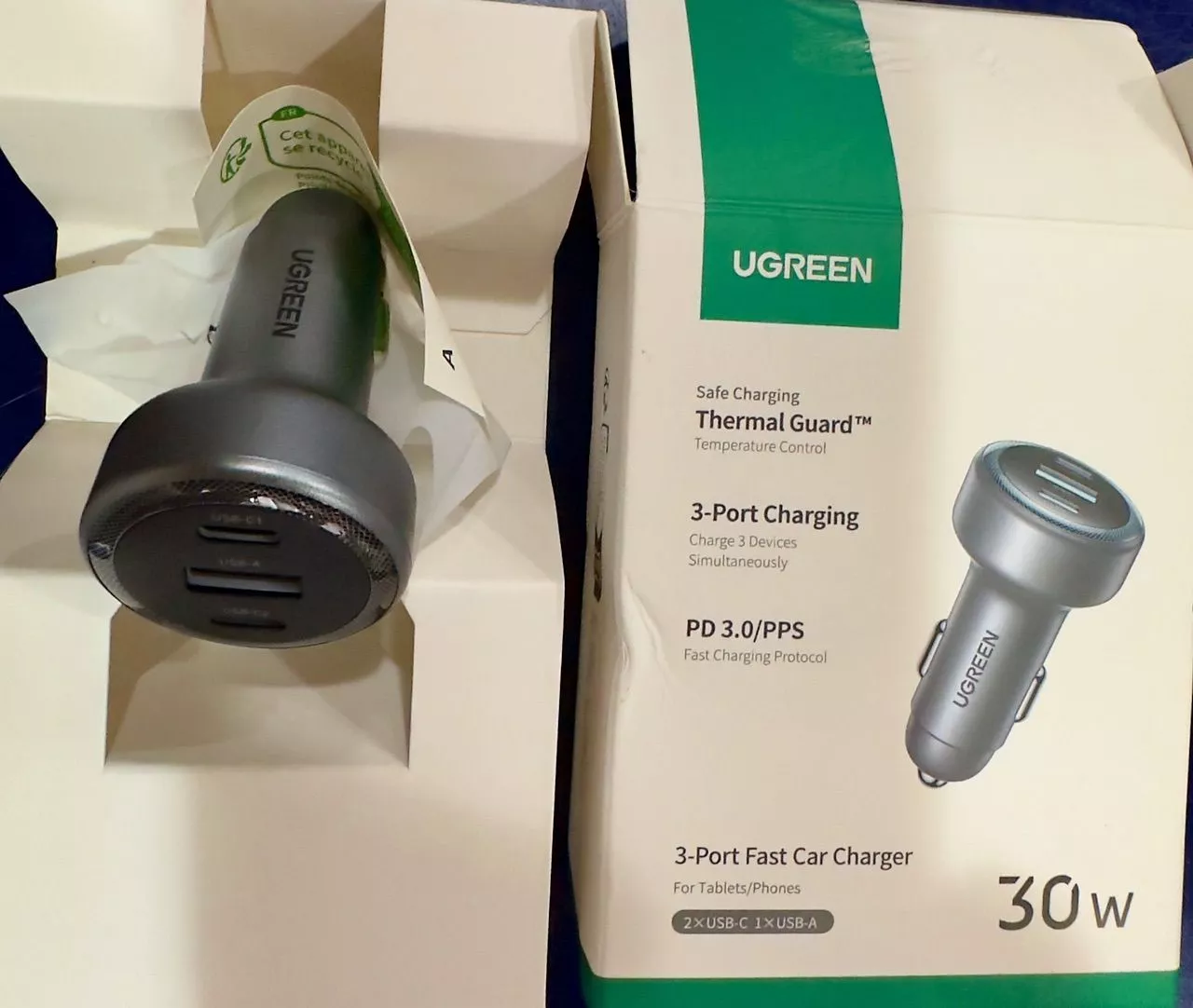 Sạc Xe Hơi UGREEN PD30W USB C Sạc Nhanh Cho iPhone 16 Pro Max 15 Sạc Nhanh Cho Điện Thoại Di Động USB C Xe Hơi