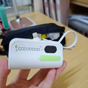 GOOJODOQ 5000mah Mini Power Bank cho iPhone Android Phone Cáp tích hợp Bộ sạc di động nhỏ gọn Lightning & Type C