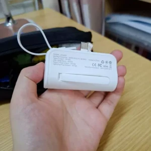GOOJODOQ 5000mah Mini Power Bank cho iPhone Android Phone Cáp tích hợp Bộ sạc di động nhỏ gọn Lightning & Type C