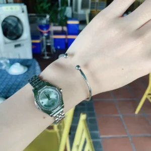 Đồng Hồ Nữ IEKE Mặt Đa Giác Tròn, Viền Đính Hạt, Đồng Hồ Đeo Tay Nữ Dây Thép, Kháng Nước Tốt