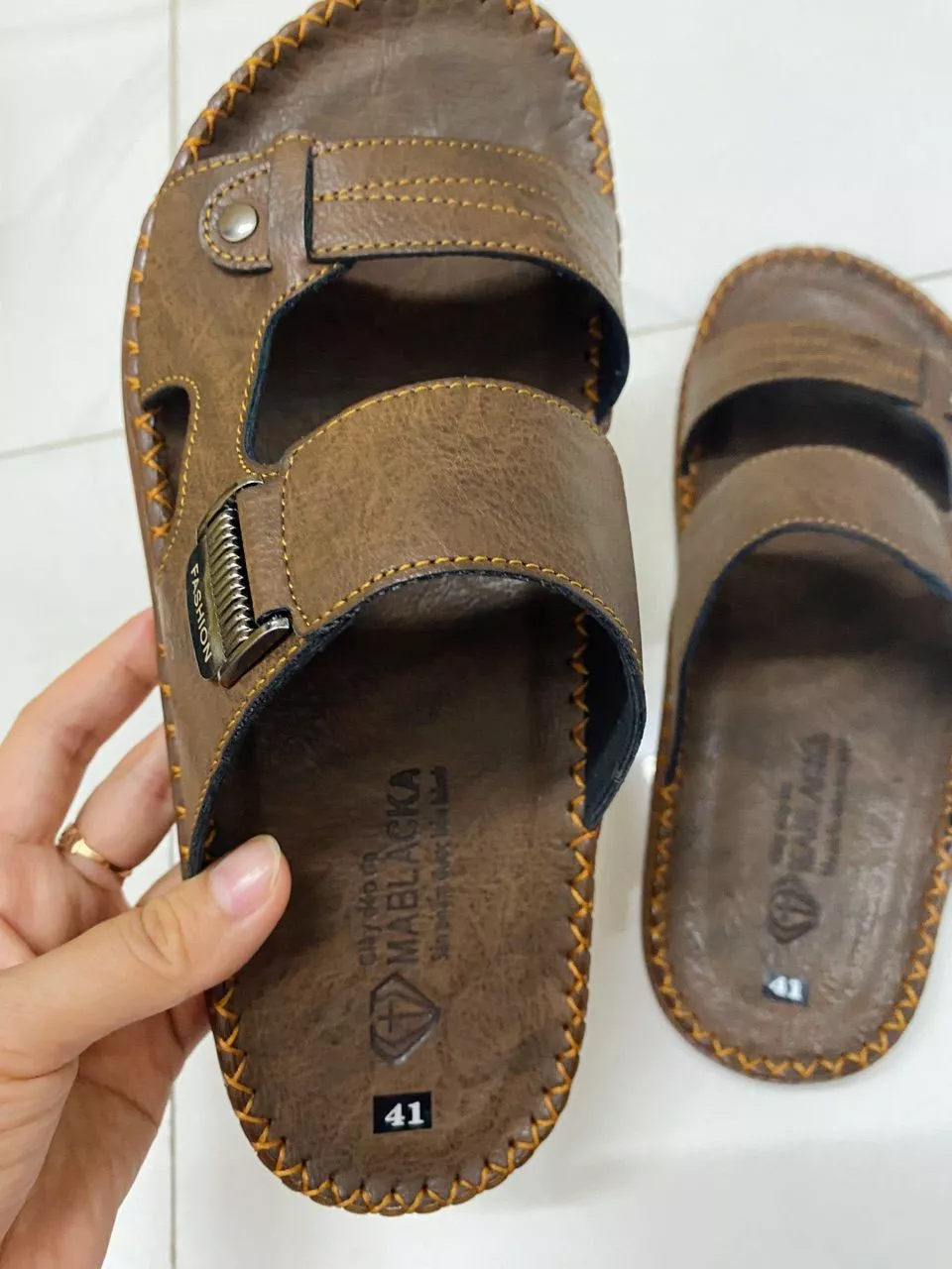 Dép da nam trung niên,đẹp cao cấp, đế cao 2m5cm - Chất liệu da MICOROFIBER Nhập Khẩu D72