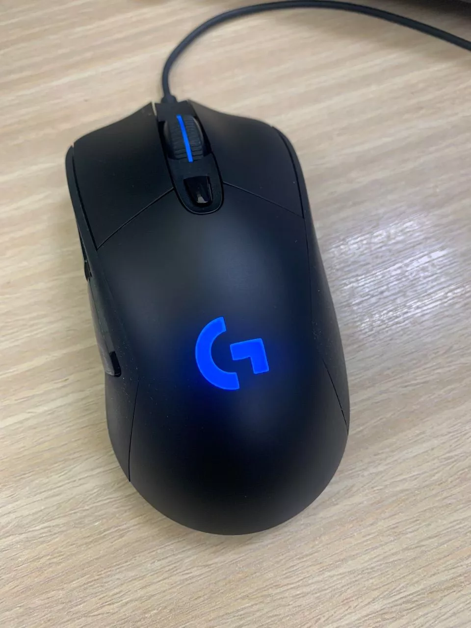 Chuột gaming có dây RGB Logitech G403 Hero - cảm biến 25k, công thái học, nhẹ 87g