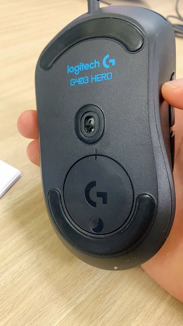 Chuột gaming có dây RGB Logitech G403 Hero - cảm biến 25k, công thái học, nhẹ 87g