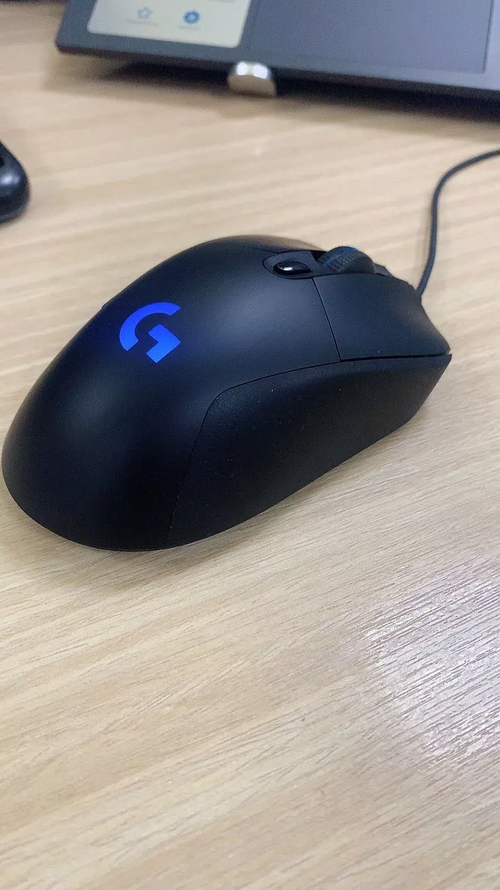 Chuột gaming có dây RGB Logitech G403 Hero - cảm biến 25k, công thái học, nhẹ 87g
