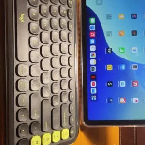 Combo Chuột & Bàn Phím Bluetooth Logitech POP ICON COMBO - Gõ yên tĩnh, phím lập trình, Easy-Switch