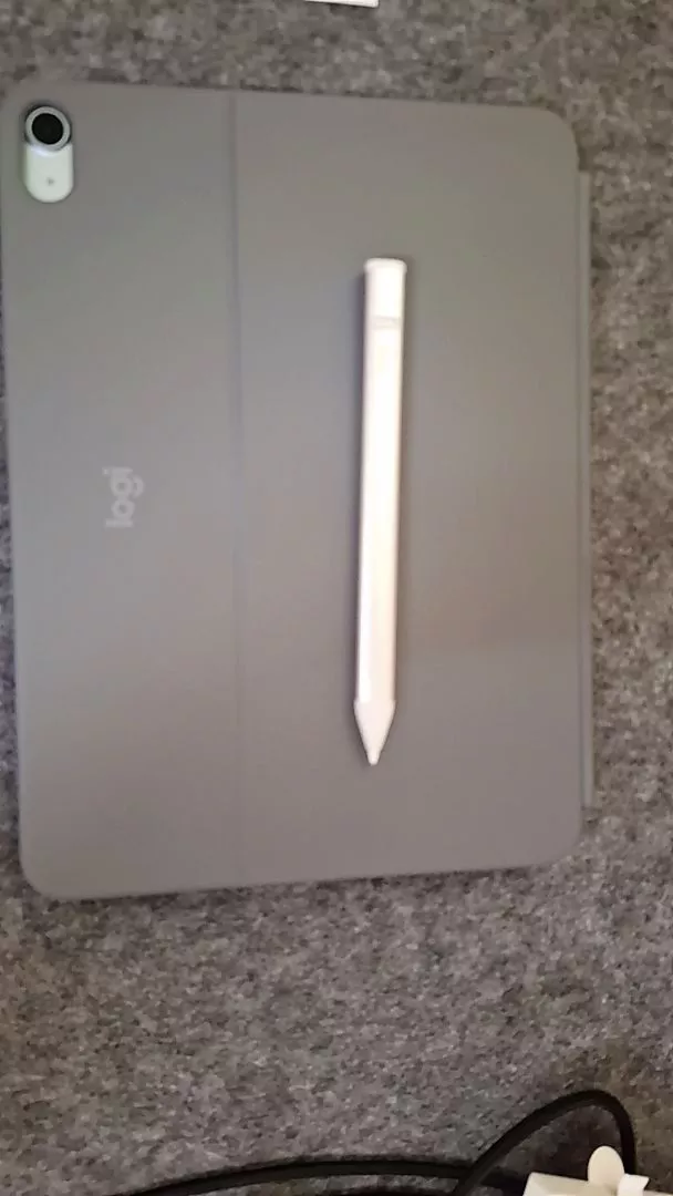 Bao da kèm bàn phím Logitech Combo Touch cho iPad Air 11 inch (M2 & M3), iPad Air 13 inch (M2) & Bút Logitech Crayon