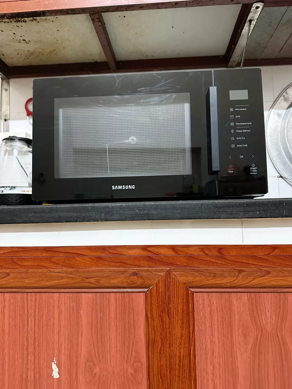 Lò Vi Sóng Samsung 30L MG30T5018CK/SV - Chế Độ Chiên Nướng Không Dầu Grill Fry, màu Đen