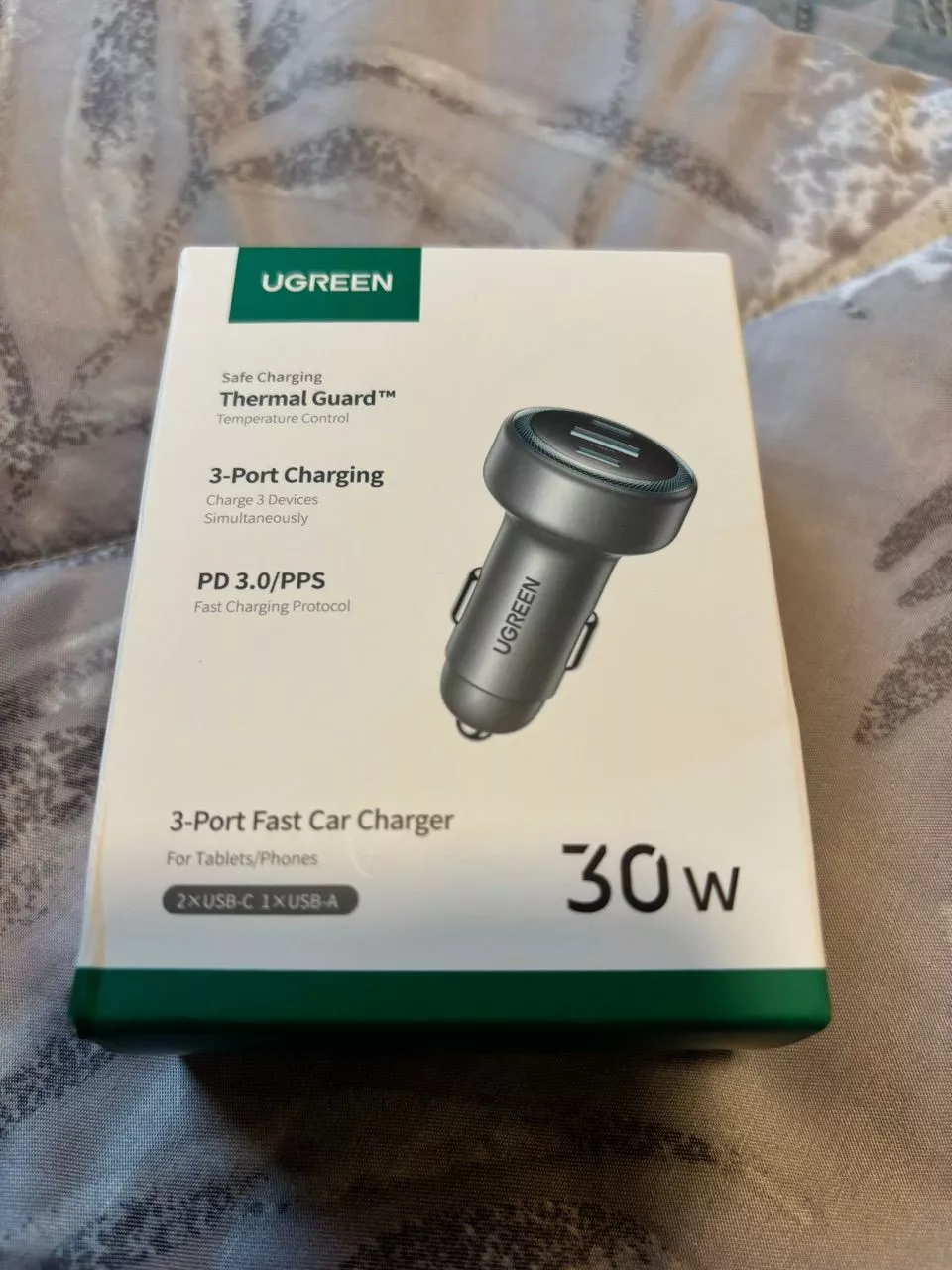Sạc Xe Hơi UGREEN PD30W USB C Sạc Nhanh Cho iPhone 16 Pro Max 15 Sạc Nhanh Cho Điện Thoại Di Động USB C Xe Hơi
