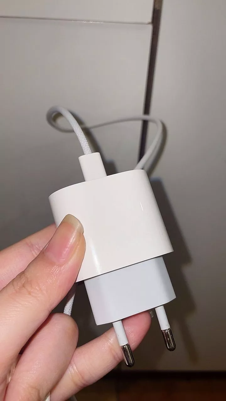 COMBO Củ sạc Apple 20W USB-C Power Adapter + Cáp sạc Apple USB-C to USB-C 60W (1m) Chính hãng