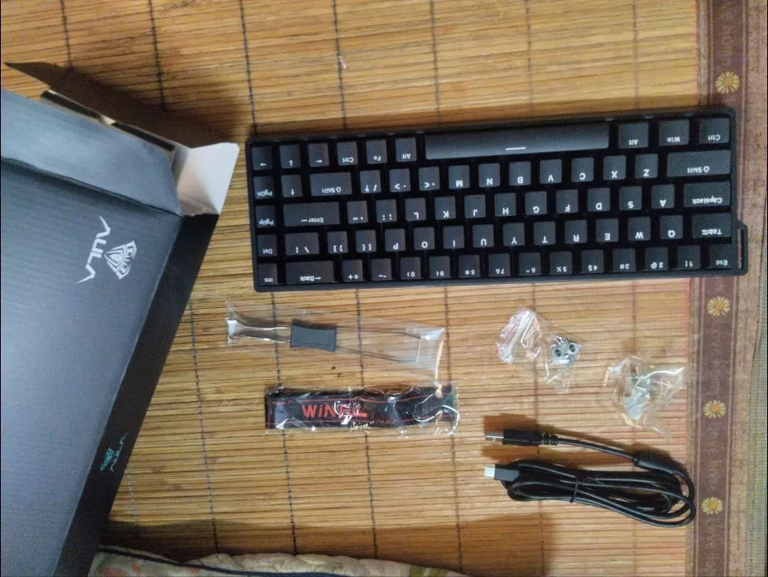 Bàn phím cơ gaming AULA WIN68 - Magetic Switch - Rapid Trigger - Led RGB - Có APP tùy chỉnh - Tặng kèm móc cài