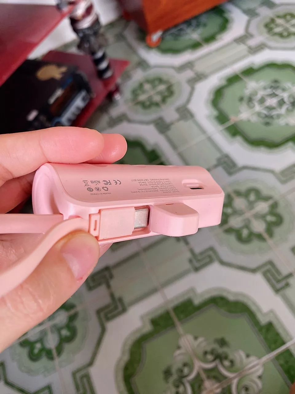 GOOJODOQ 5000mah Mini Power Bank cho iPhone Android Phone Cáp tích hợp Bộ sạc di động nhỏ gọn Lightning & Type C