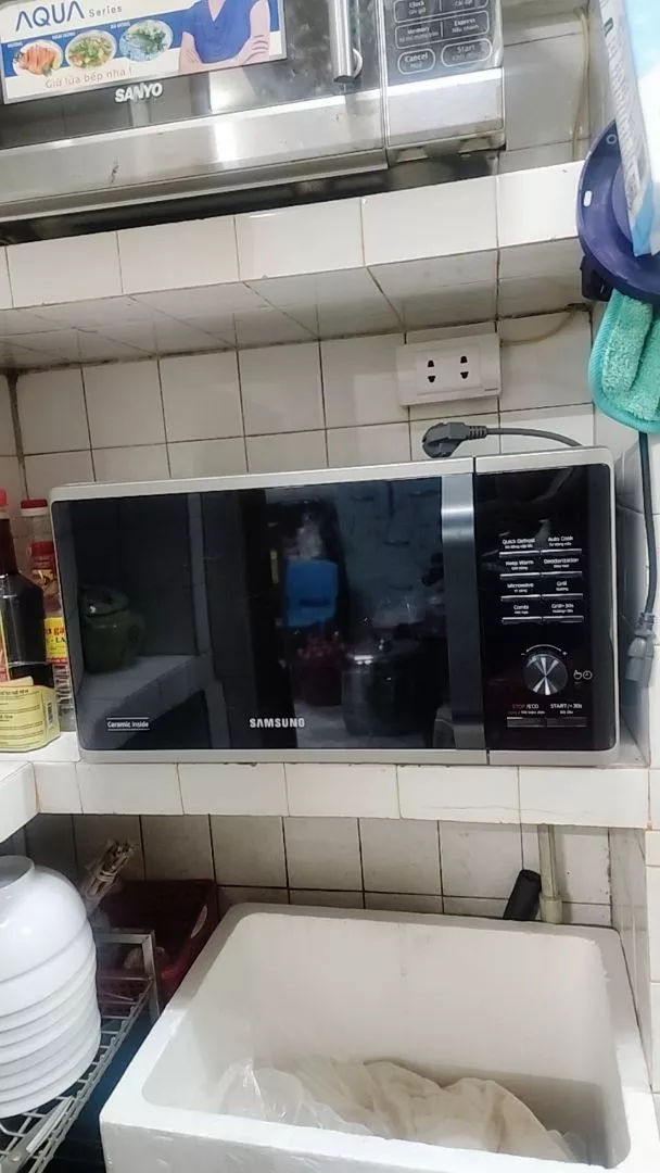 Lò Vi Sóng Samsung 23L MG23K3515AS/SV - Chế Độ Browning Plus, màu Bạc
